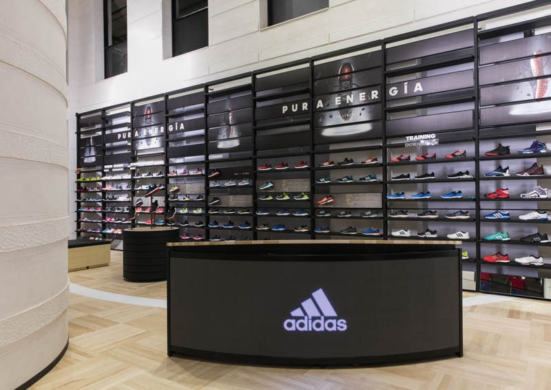 AirQm ~ Adidas Flagship Store
